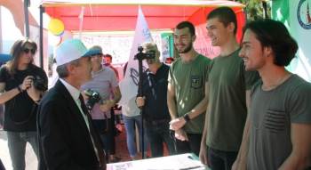 Rektör Uysal, Oryantasyon Etkinlik Alanını Ziyaret Etti
