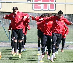 Yukarı çıkmakta, aşağıya inmekte kolay