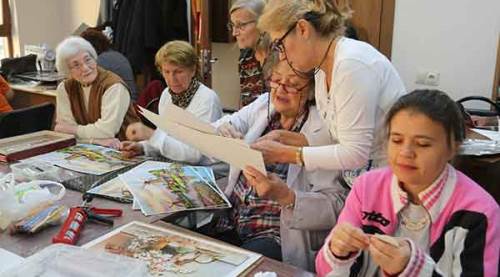 Rölyef atölyesinde birbirinden güzel eserler üretiyorlar