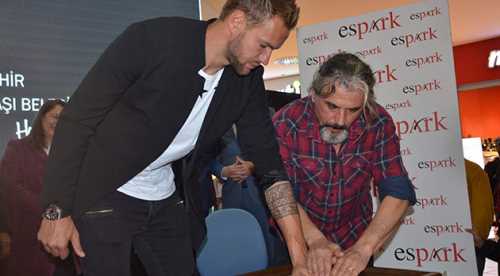 Ruud Boffin'in izleri altın ayaklar arasında