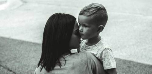 Rüyada annenin kendi oğlunu görmesi ne anlama geliyor, annenin kendi oğlunu görmesinin rüya tabiri nedir?