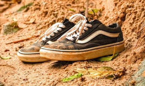 Rüyada Ayakkabı İle Çamurda Yürümek Ne Anlama Gelir?