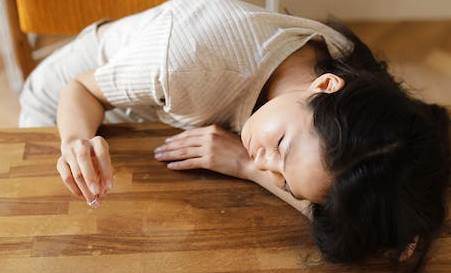 Rüyada Babanın Anneyi Aldattığını Görmek