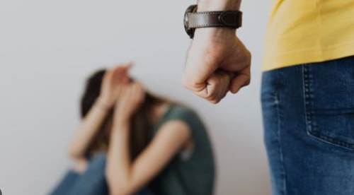 Rüyada Babanın Anneyi Dövdüğünü Görmek Ne Anlama Gelir?