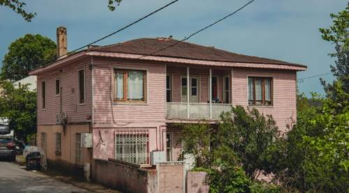 Rüyada Bahçeli Ev Görmenin Anlamı ve Rüya Tabirinin Detaylı İncelemesi