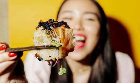 Rüyada Başkasının Yemek Yediğini Görmek Ne Demek?