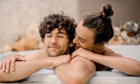 Rüyada Birilerinin İlişkiye Girdiğini Görmek