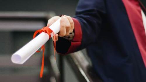 Rüyada Diploma Almak Ne Anlama Gelir?