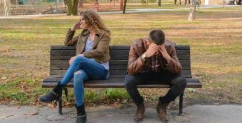 Rüyada Eşinden Ayrıldığını Görmek ve Ağlamak