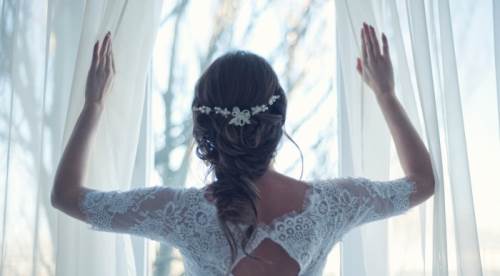 Rüyada Gelinlik Görmek Ne Anlama Gelir? Rüyada Beyaz Gelinlik Görmenin Rüya Tabiri