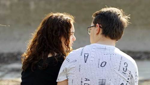 Rüyada Hoşlandığın Erkeği Başka Kızla Görmek