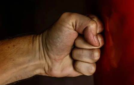 Rüyada Karısını Dövmek Ne Anlama Gelir? Rüya Tabiri Nedir?