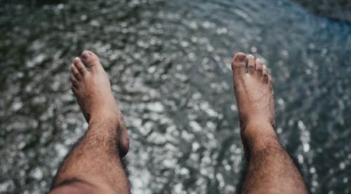 Rüyada Kendi Bacaklarını Kıllı Görmek Ne Anlama Gelir? Diyanet Tabiri ve Detaylı Açıklama