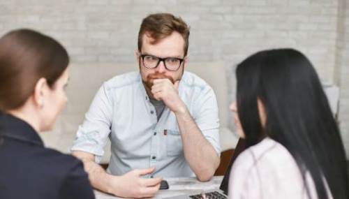 Rüyada Küs Olduğun Birinin Evine Gitmek