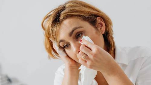 Rüyada Ölmüş Annenin Ağladığını Görmek: Diyanet Yorumu