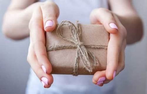 Rüyada Ölmüş Birinin Bir Şey Vermesi Ne Anlama Gelir?