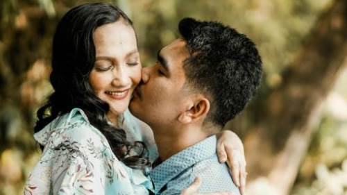 Rüyada Öpüşen Çift Görmek (Rüya Tabiri)