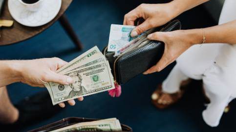 Rüyada parasız kalmak ne anlama gelir? Rüyada yoksulluk görmenin tabiri nedir?