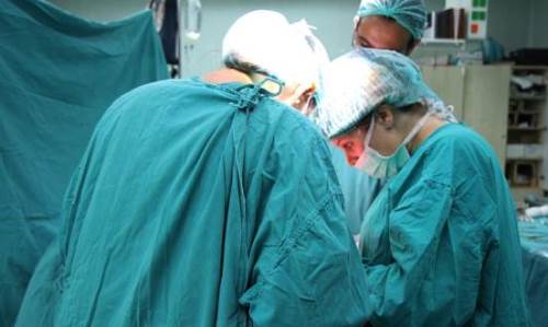 Rüyada Tanıdık Birinin Ameliyat Olduğunu Görmek