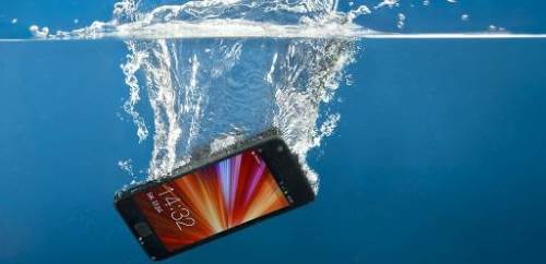 Rüyada Telefonun Suya Düşmesi 