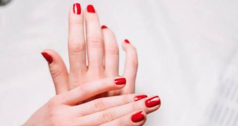 Rüyada Tırnağın Kökünden Çıkması Ne Anlama Gelir?