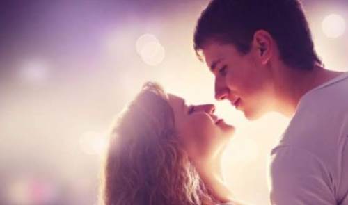 Rüyada Yakın Arkadaşla Öpüşmek