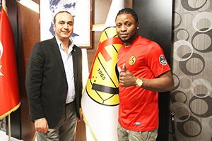 Es Es transferi Lawal ile kapattı