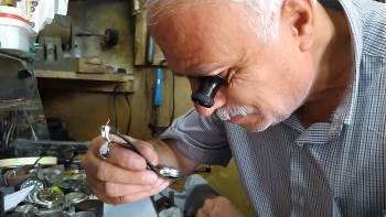 Saatler Arasında Yarım Asır
