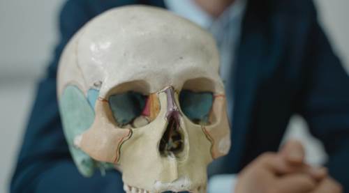 Sabah Uykudan Uyandıran Baş Ağrısı Tehlike Sinyali mi? Uzmanlar Uyarıyor