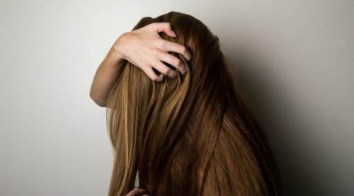 Saçlarımda İncelme Var Neden Olabilir? Uzmanından Çözüm Önerileri ve Tedavi Yolları