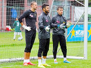 Sağanak yağış maçı engelledi