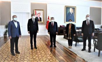 Sağlık Bakanı Koca’Ya Bilgi Verdiler
