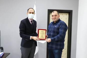 Sağlık Teşkilatına Plaket Ve Teşekkür Belgesi
