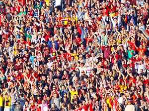 Saha değil tribün kapatılacak!