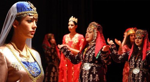 Sahneye çıktılar, herkesi büyülediler