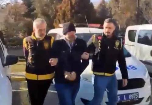  Sahte kimlikle kaçak yaşıyordu, Eskişehir'de yakalandı