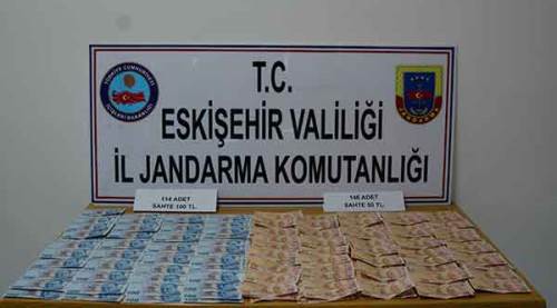 Sahte paralarla alışveriş yapmak isterken yakalandılar