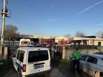 Sakarya'da çit sistemi üretim tesisinde yangın paniği