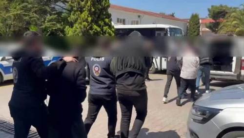 Sakarya’da engelli vatandaşı dolandıran 4 kişi tutuklandı!