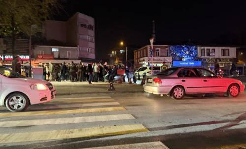 Sakarya'da gürültü nedeniyle çıkan kavgada 2 yaralı, 8 gözaltı!