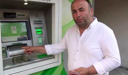 Sakarya'da ilginç olay: Para çekmek için bankamatiğe gitti ne buldu...