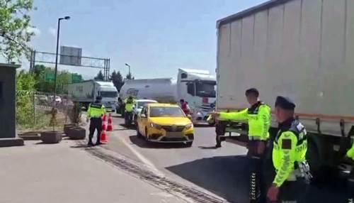 Sakarya’da taksili göçmen kaçakçılığına suçüstü