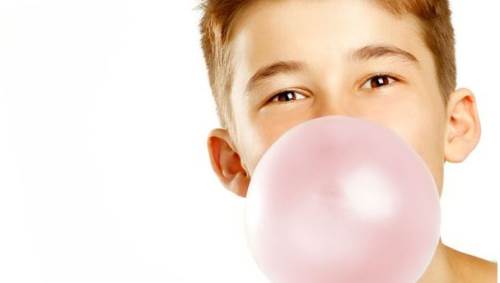 Sakız çiğnemenin bilinmeyen tehlikesi: Yeni araştırma şaşırttı!