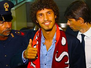 Salih imza için Roma'da