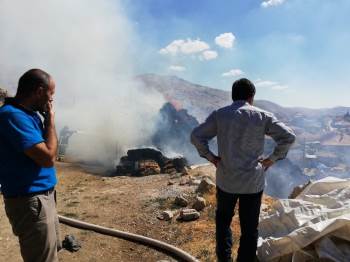 Samanlık Yangınında 15 Bin Tl’Lik Maddi Hasar Meydana Geldi
