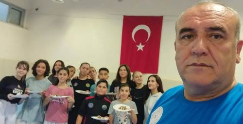 Sami hocaya doğum günü sürprizi