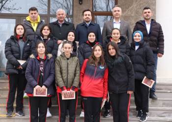 Şampiyonlardan Kaymakam Erdem’E Ziyaret
