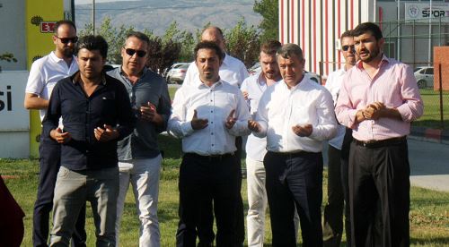 Şampiyonluğa oynayan takım kuracağız