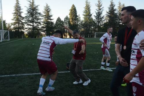 Şampiyonluğu Çiftetelliyle kutladılar