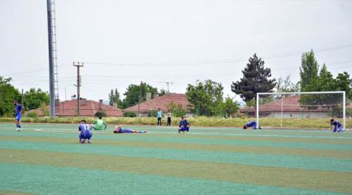 Şampiyonu geçemediler